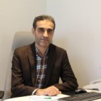دکتر رضا نیاکان لاهیجی
