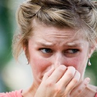 بوی بد عرق و راههای درمان آن    